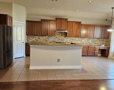 5031 Gulf Stream Lane - Photo Thumbnail 7