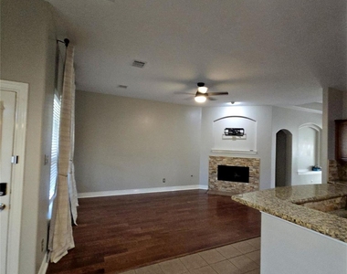 5031 Gulf Stream Lane - Photo Thumbnail 8