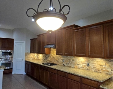 5031 Gulf Stream Lane - Photo Thumbnail 5
