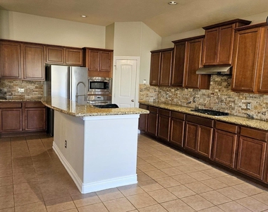 5031 Gulf Stream Lane - Photo Thumbnail 6