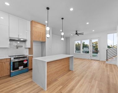 2314 Barbee Street - Photo Thumbnail 4