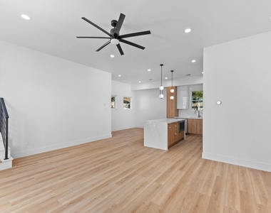 2314 Barbee Street - Photo Thumbnail 8