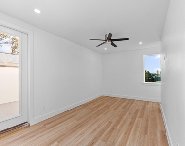 2314 Barbee Street - Photo Thumbnail 13