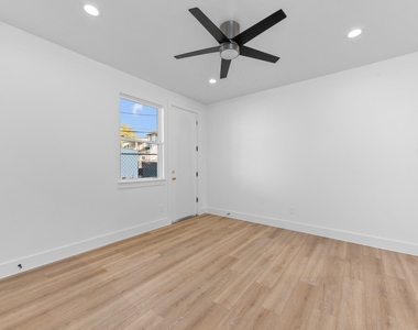 2314 Barbee Street - Photo Thumbnail 20