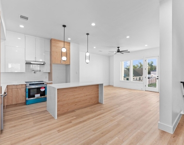 2314 Barbee Street - Photo Thumbnail 9