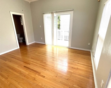 4122 Drake Street - Photo Thumbnail 12