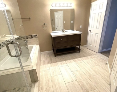 4122 Drake Street - Photo Thumbnail 1