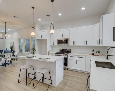 1217 Dewalt Street - Photo Thumbnail 7