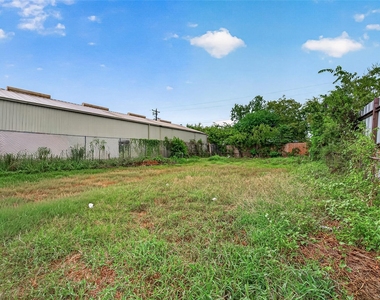 8930 Bellflower Street - Photo Thumbnail 23