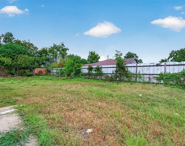 8930 Bellflower Street - Photo Thumbnail 25