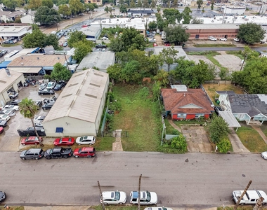 8930 Bellflower Street - Photo Thumbnail 3