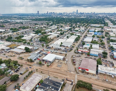 8930 Bellflower Street - Photo Thumbnail 14