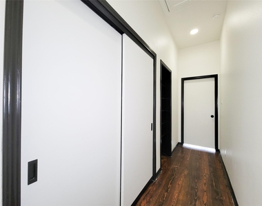 1904 Davis Street - Photo Thumbnail 23