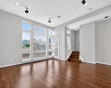 2352 Sperber Lane - Photo Thumbnail 7