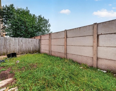 2352 Sperber Lane - Photo Thumbnail 33