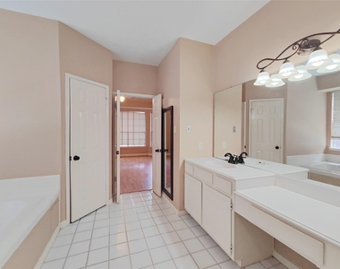 5019 Greenriver Valley Drive - Photo Thumbnail 11