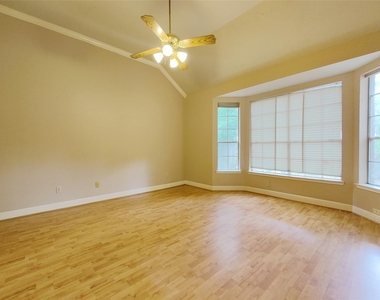 5019 Greenriver Valley Drive - Photo Thumbnail 8