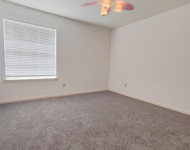 5019 Greenriver Valley Drive - Photo Thumbnail 13