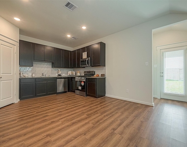7538 Coral Terrace Drive - Photo Thumbnail 6