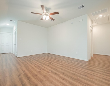 7538 Coral Terrace Drive - Photo Thumbnail 3