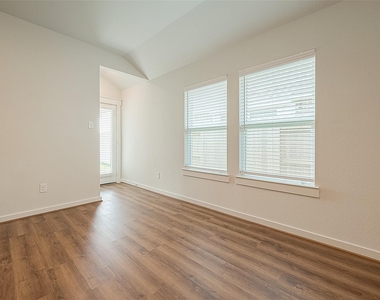 7538 Coral Terrace Drive - Photo Thumbnail 10