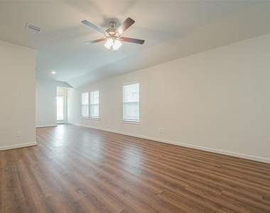 7538 Coral Terrace Drive - Photo Thumbnail 4