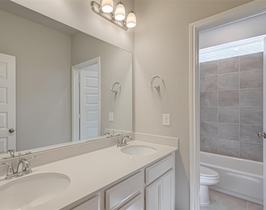 1526 Lakeline Oak Drive - Photo Thumbnail 15