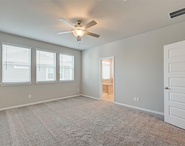 1526 Lakeline Oak Drive - Photo Thumbnail 10
