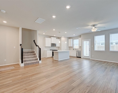 1526 Lakeline Oak Drive - Photo Thumbnail 2
