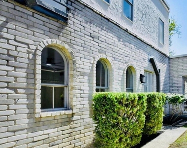 11821 Petal Drive - Photo Thumbnail 10