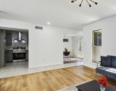 11821 Petal Drive - Photo Thumbnail 3