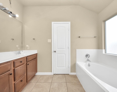 6106 Grassy Haven Lane - Photo Thumbnail 8