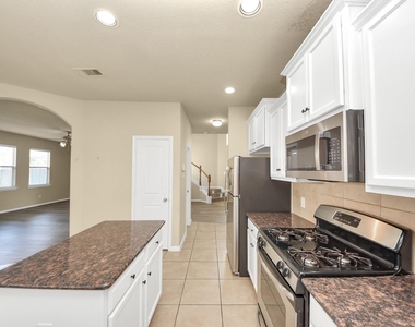 6106 Grassy Haven Lane - Photo Thumbnail 4