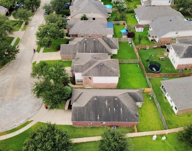 6106 Grassy Haven Lane - Photo Thumbnail 23