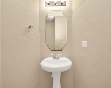 6106 Grassy Haven Lane - Photo Thumbnail 12