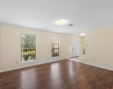 3807 Forest Village Drive - Photo Thumbnail 5