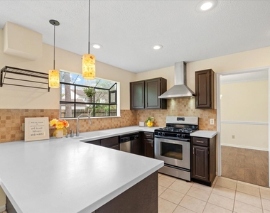 3807 Forest Village Drive - Photo Thumbnail 9