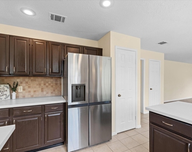 3807 Forest Village Drive - Photo Thumbnail 10