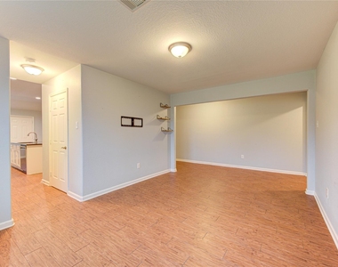 503 W Linney Street - Photo Thumbnail 10