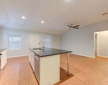 503 W Linney Street - Photo Thumbnail 17