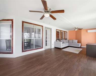 7919 Quail Meadow Drive - Photo Thumbnail 13