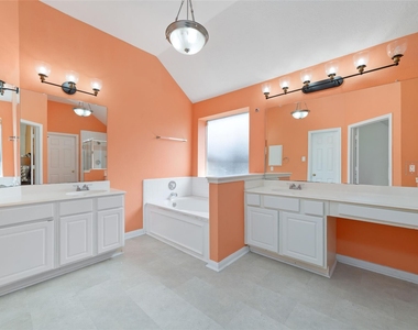 7919 Quail Meadow Drive - Photo Thumbnail 17