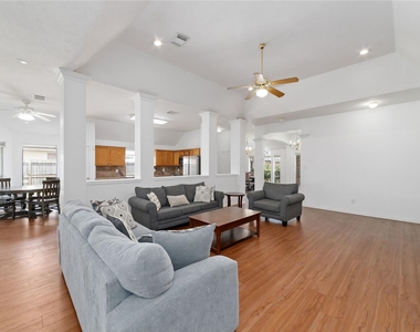 7919 Quail Meadow Drive - Photo Thumbnail 11