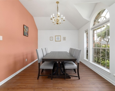 7919 Quail Meadow Drive - Photo Thumbnail 12