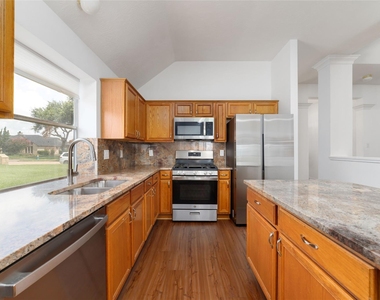 7919 Quail Meadow Drive - Photo Thumbnail 3