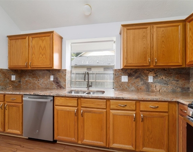 7919 Quail Meadow Drive - Photo Thumbnail 5