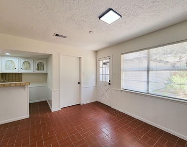 3930 Cypress Hill Drive - Photo Thumbnail 21