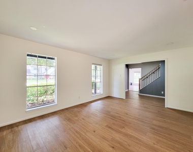 3930 Cypress Hill Drive - Photo Thumbnail 9