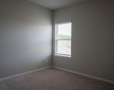 2533 Sturgeon Way - Photo Thumbnail 15