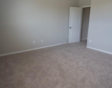 2533 Sturgeon Way - Photo Thumbnail 13